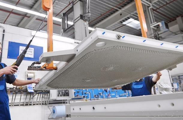 The plates are produced in Bavaria. If desired, the customer can always visit the plant.