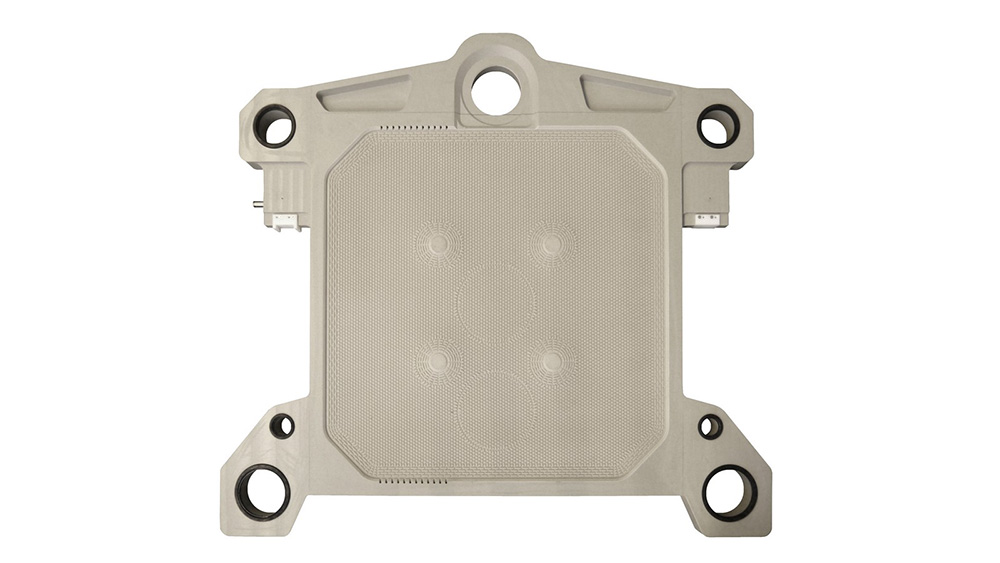 The filter plate has a special design with pronounced bends of the filtrate and the hole of suspension feeding.